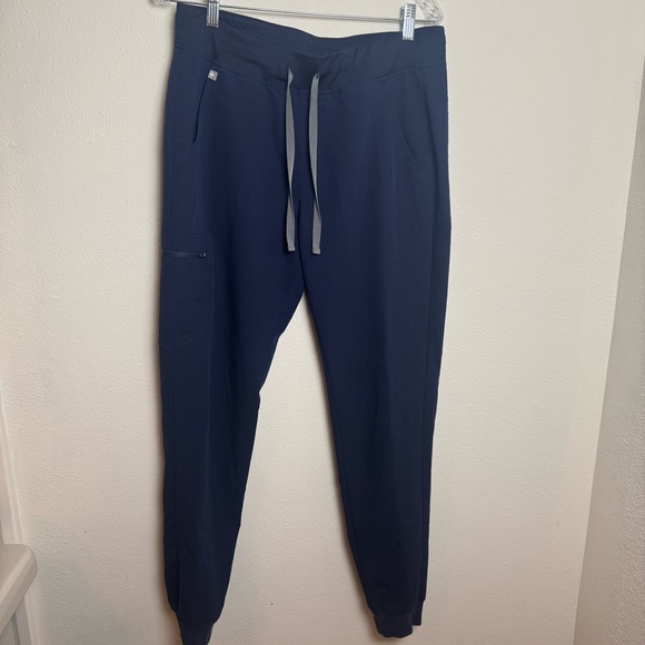 Figs Women's Navy scrub bottoms Jogger Pants Size M/T - Picture 1 of 9